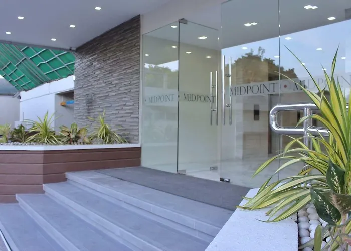 The Midpoint Residences Aparthotel 3*